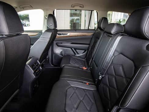 New 2026 Volkswagen Atlas SE FWD image 28