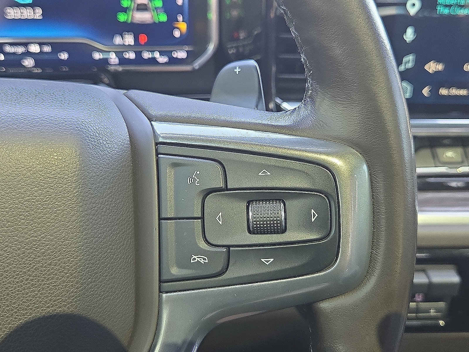 Used 2022 Chevrolet Silverado 1500 LTZ w/ LTZ Premium Package AWD/4WD image 24