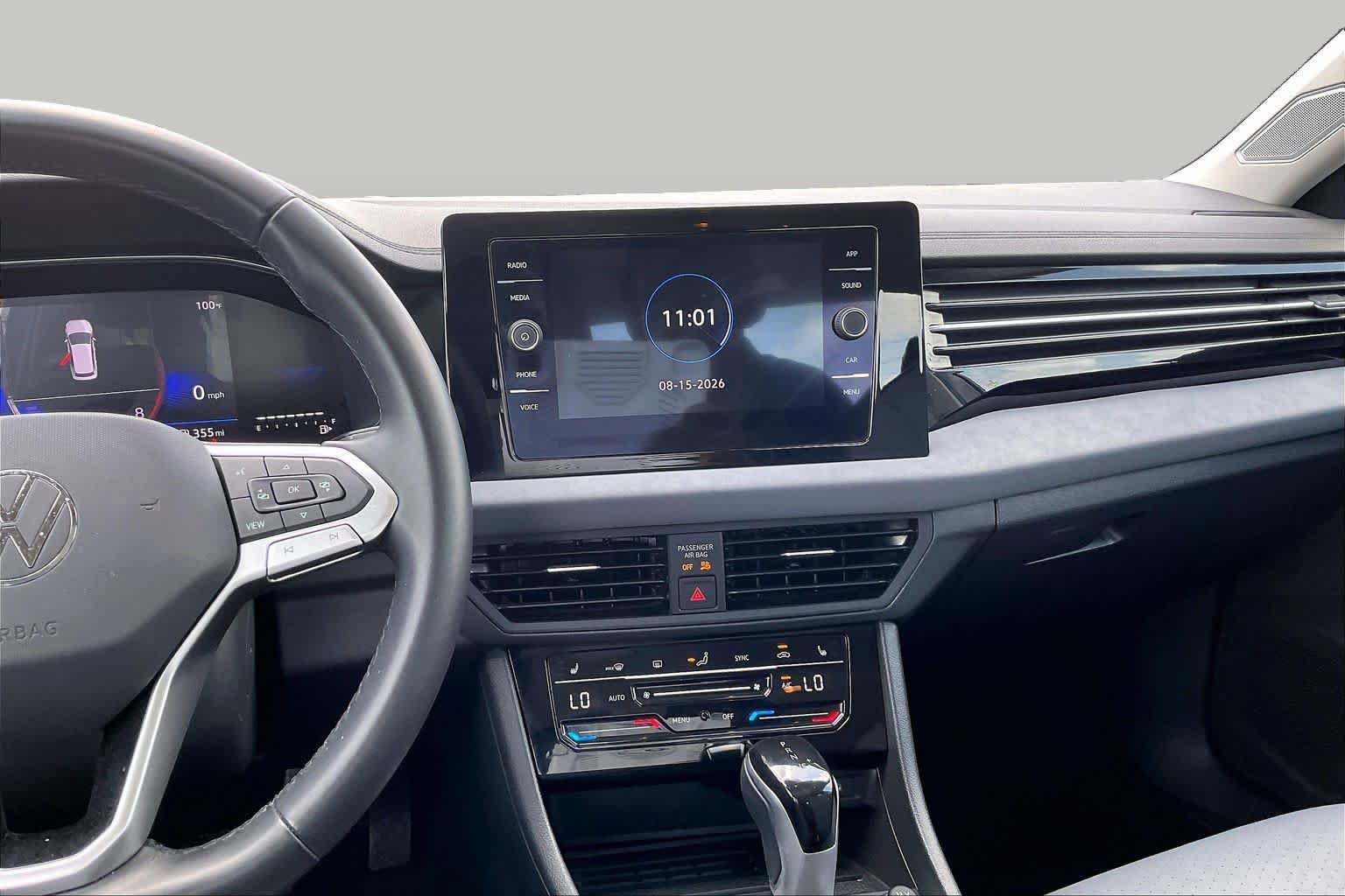 Used 2025 Volkswagen Jetta SE FWD image 7