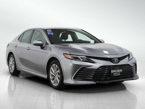 Used 2024 Toyota Camry LE image 7