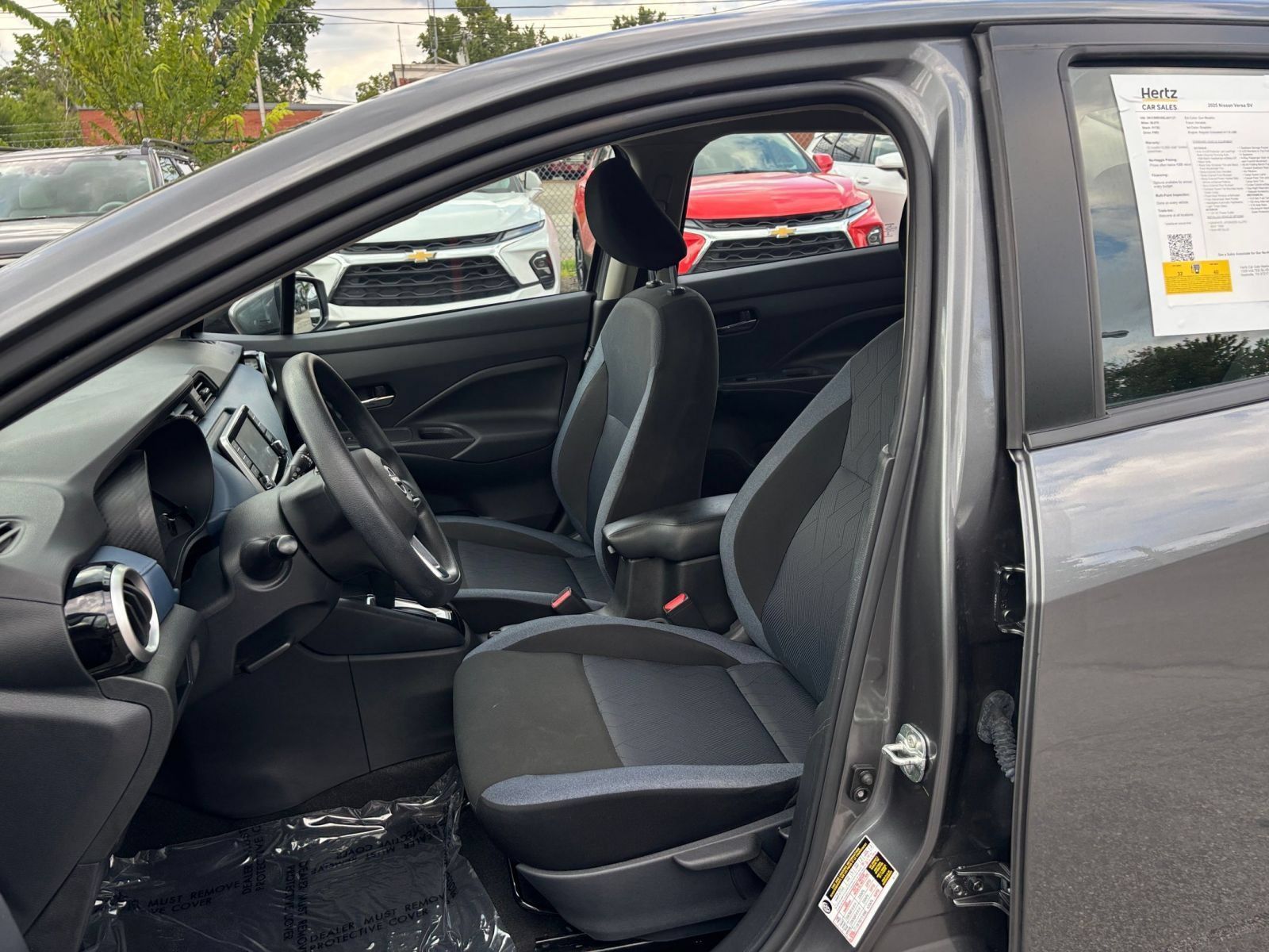Used 2025 Nissan Versa SV FWD image 34