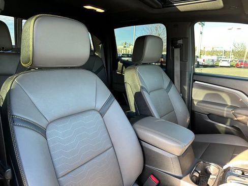 Used 2023 Chevrolet Colorado ZR2 w/ ZR2 Convenience Package III image 41