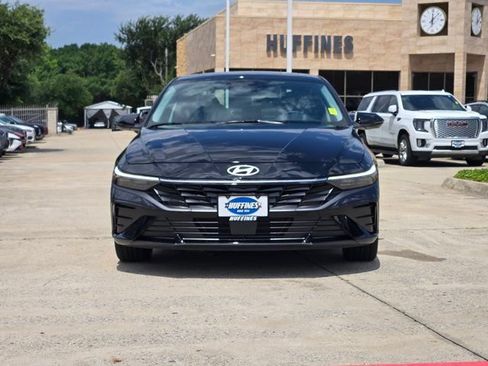 Certified 2026 Hyundai Elantra Limited FWD image 2