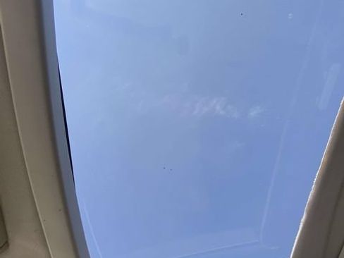 Used 2012 Volkswagen Routan SEL FWD image 19