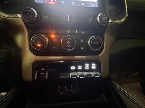 Used 2022 RAM 3500 Laramie AWD/4WD image 22