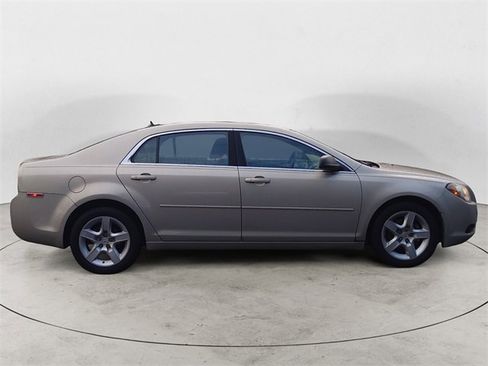 Used 2010 Chevrolet Malibu LS image 6