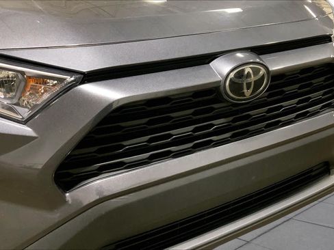 Used 2021 Toyota RAV4 XLE AWD/4WD image 30