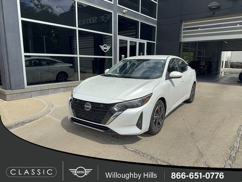 Used 2025 Nissan Sentra SV FWD image 1