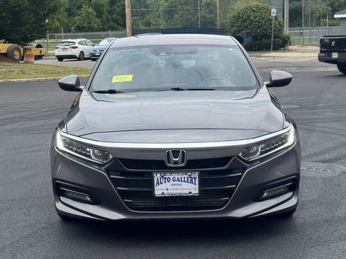 Used 2018 Honda Accord Sport image 2