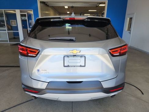 Certified 2025 Chevrolet Blazer LT FWD image 3