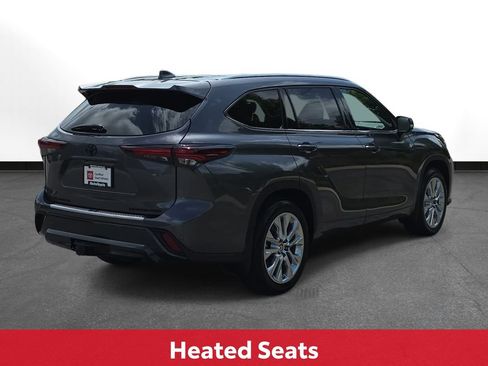 Certified 2024 Toyota Highlander Limited AWD/4WD image 7