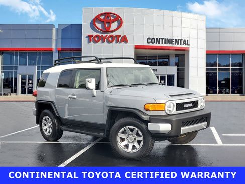 Used 2014 Toyota FJ Cruiser 4WD w/ Upgrade Package image 1