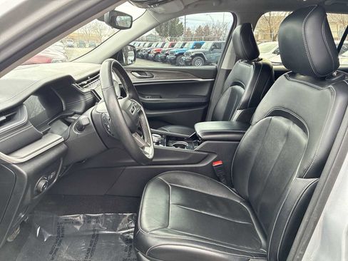 Used 2021 Jeep Grand Cherokee L Limited image 13