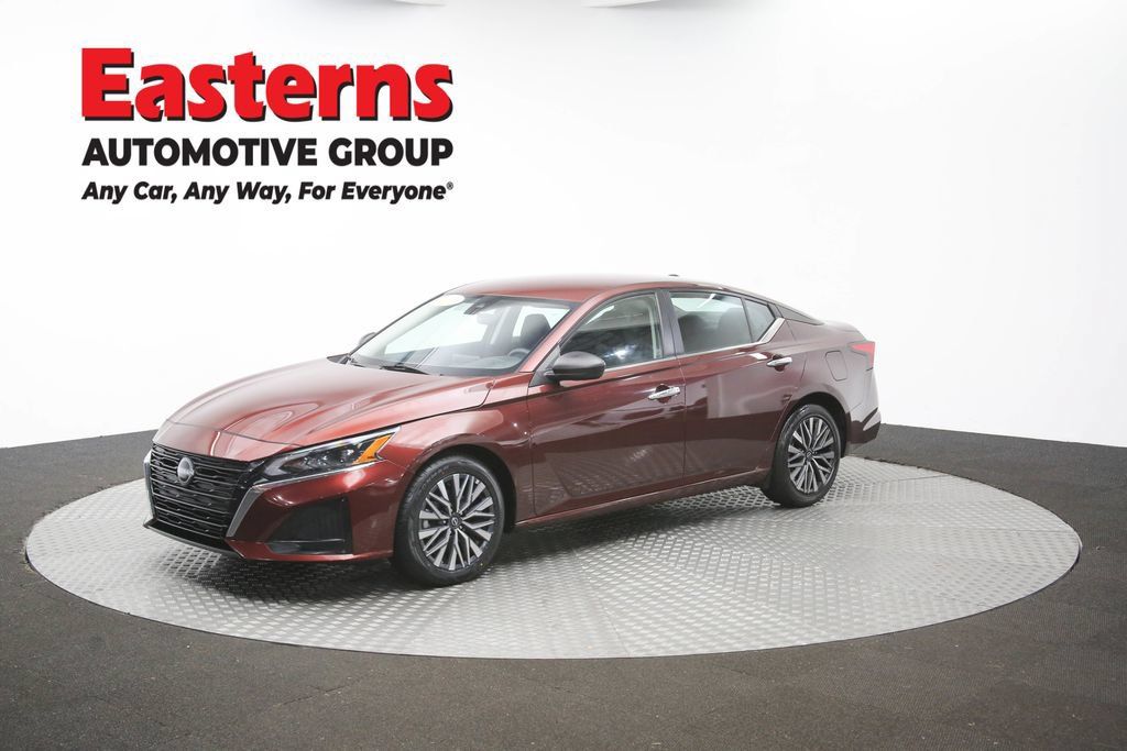 Used 2025 Nissan Altima 2.5 SV FWD image 54