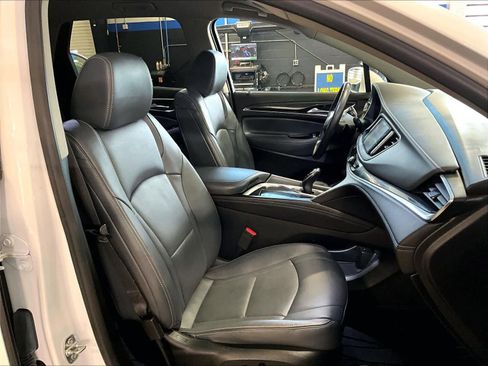 Used 2020 Buick Enclave Premium w/ LPO, Touring Package image 11