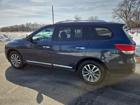 Used 2015 Nissan Pathfinder SL w/ Cargo Package image 2