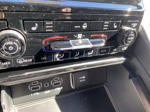 New 2025 Jeep Grand Cherokee Laredo image 14