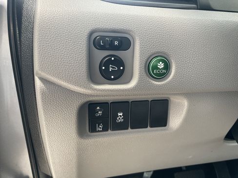 Used 2021 Honda Pilot EX image 40