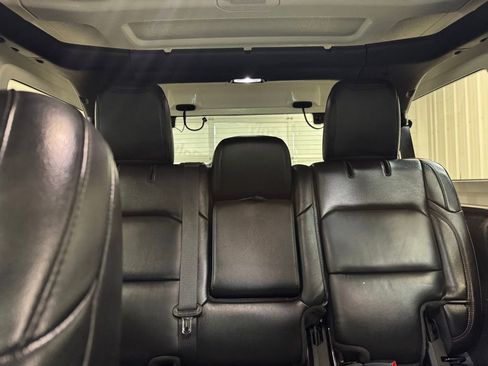 Used 2022 Jeep Wrangler Unlimited Rubicon w/ Xtreme Recon 35" Tire Package AWD/4WD image 13