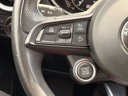 Used 2023 Alfa Romeo Stelvio Veloce AWD/4WD image 18