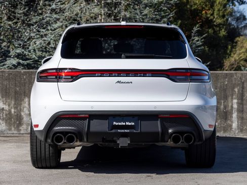Certified 2025 Porsche Macan AWD/4WD image 10
