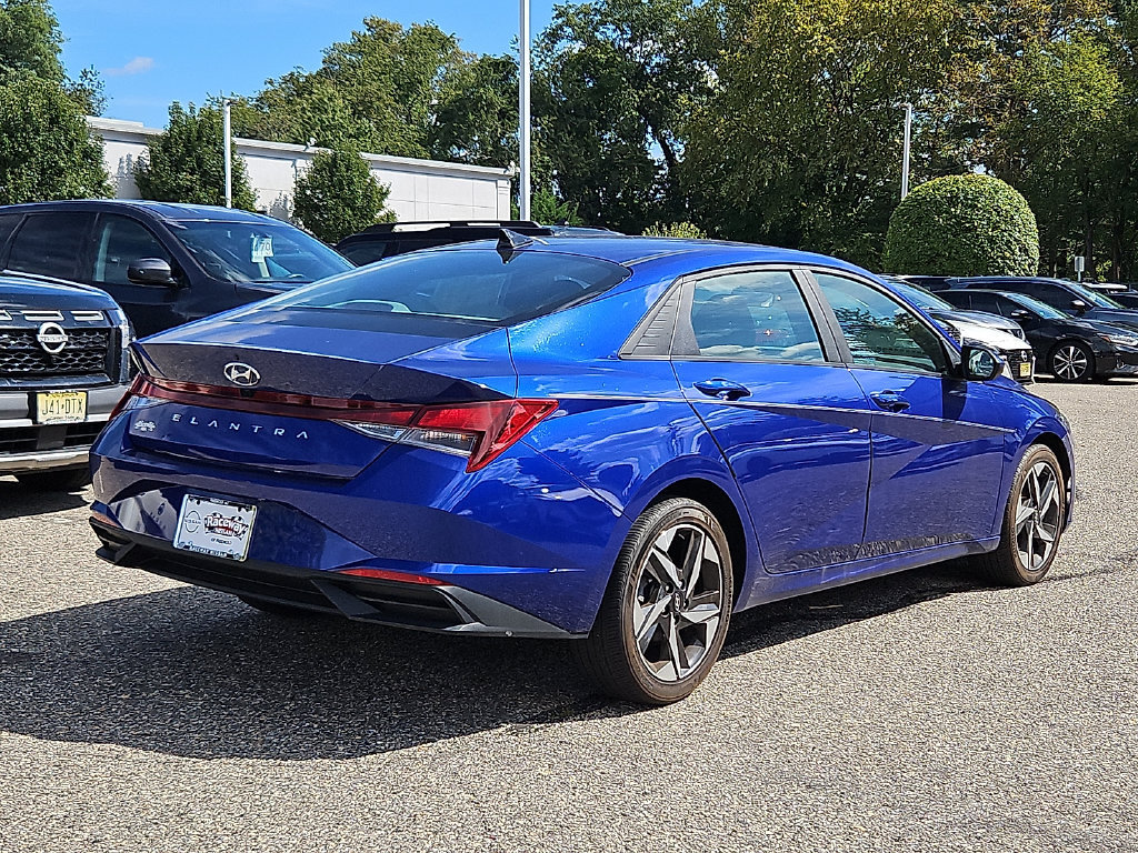 Used 2023 Hyundai Elantra SEL w/ Convenience Package FWD image 8