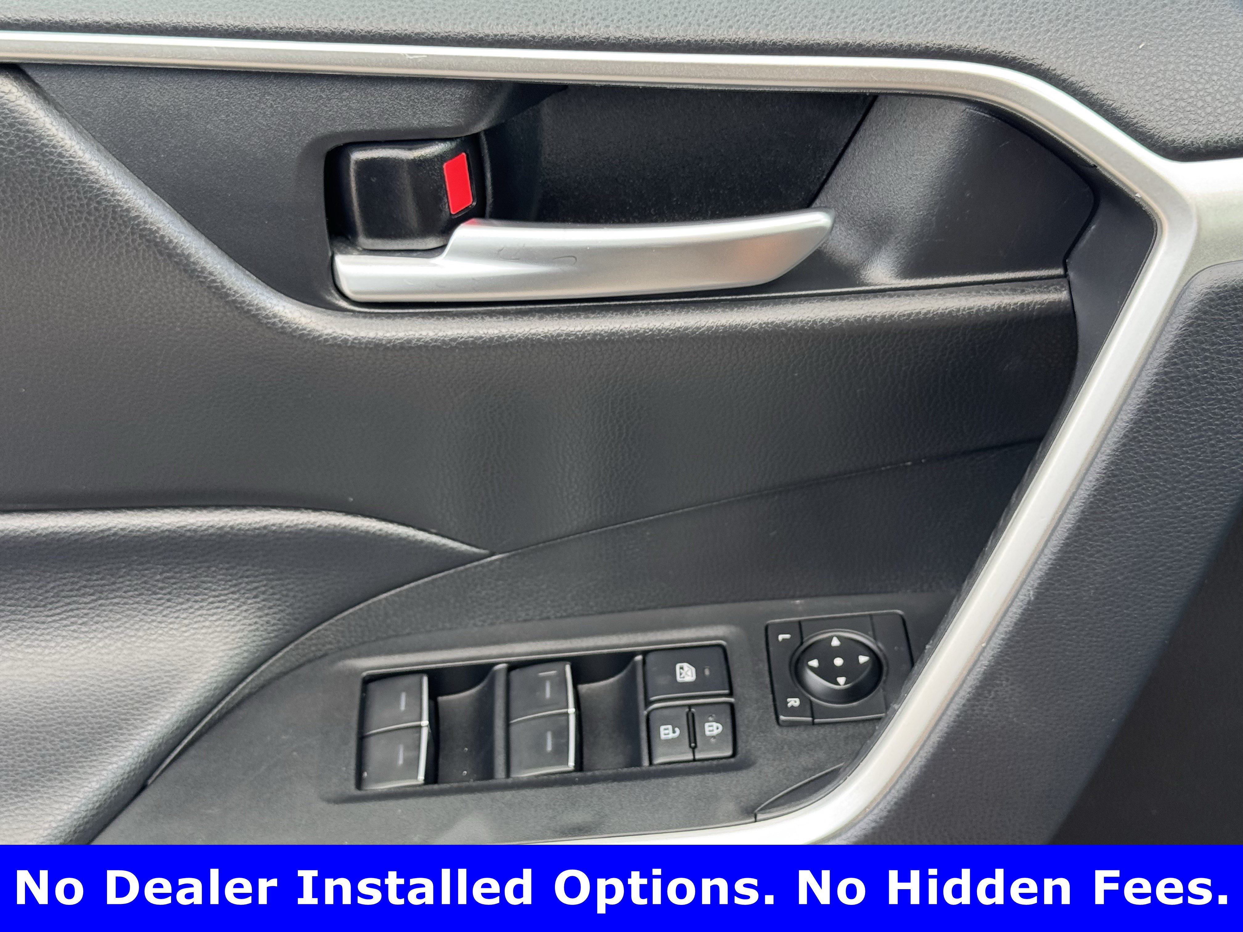 Used 2025 Toyota RAV4 XLE FWD image 21