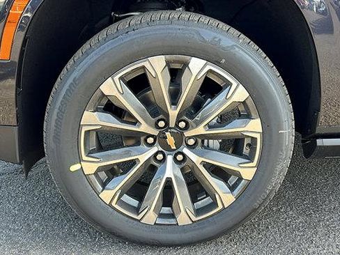 New 2026 Chevrolet Suburban High Country image 10