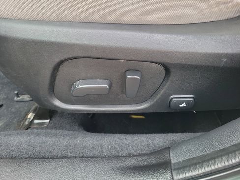 Used 2018 Subaru Forester 2.5i Premium w/ All-Weather Package image 19