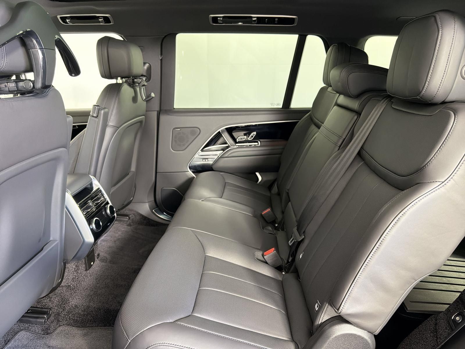 New 2026 Land Rover Range Rover Long Wheelbase SE AWD/4WD image 27