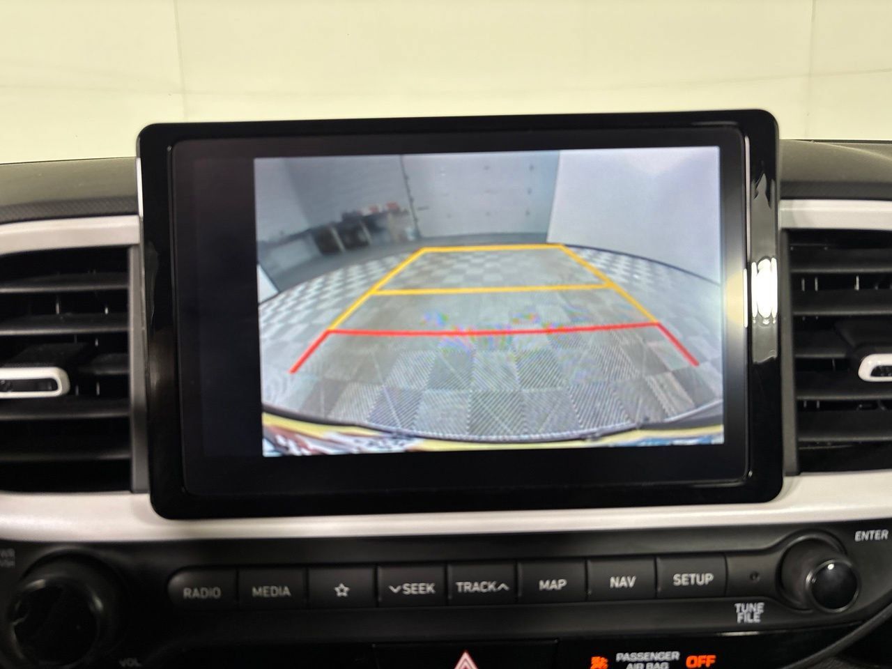 Used 2022 Hyundai Venue Limited FWD image 18