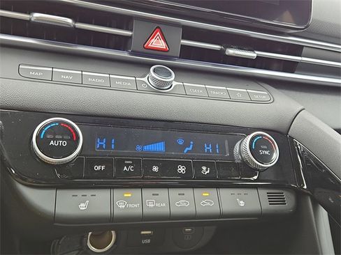 New 2025 Hyundai Elantra SEL image 14