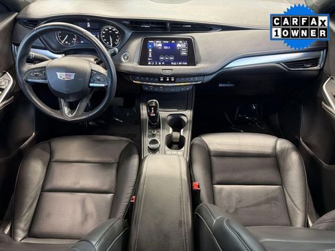 Used 2022 Cadillac XT4 Premium Luxury w/ Enhanced Visibility Package FWD image 17