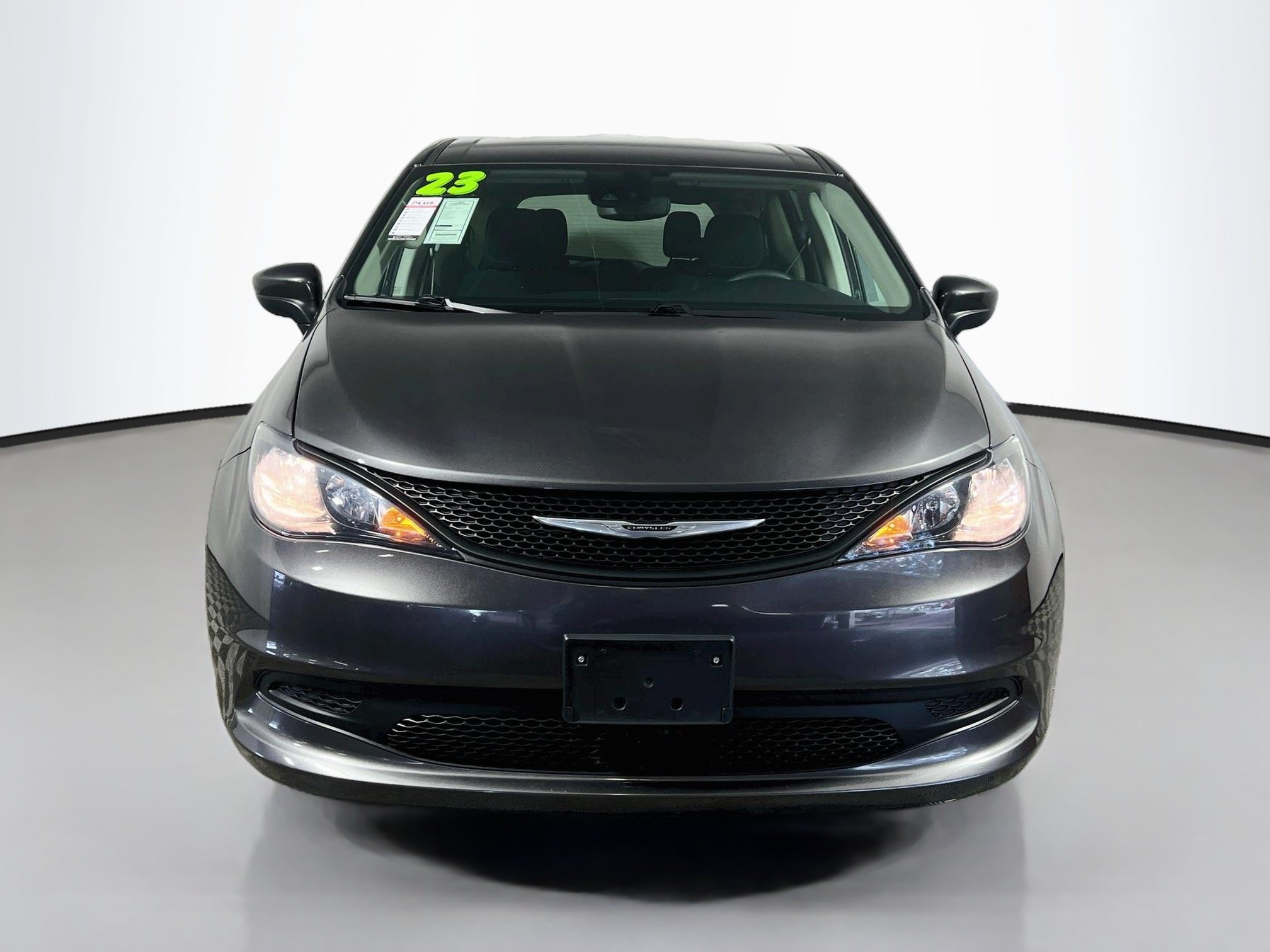Used 2023 Chrysler Voyager LX FWD image 11
