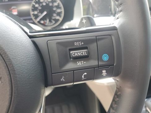 Certified 2023 Nissan Pathfinder SL FWD image 18
