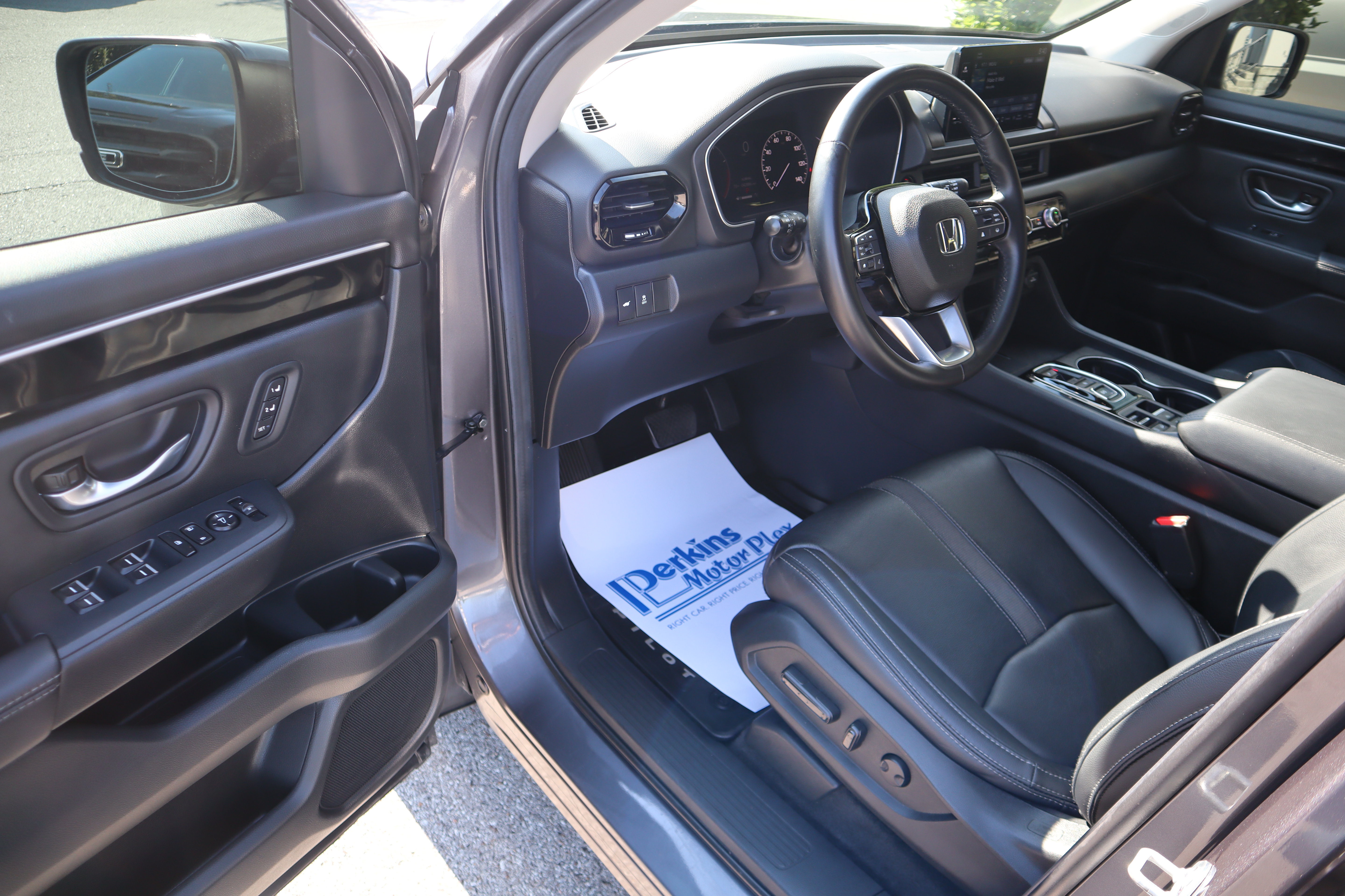 Used 2025 Honda Pilot EX-L image 3