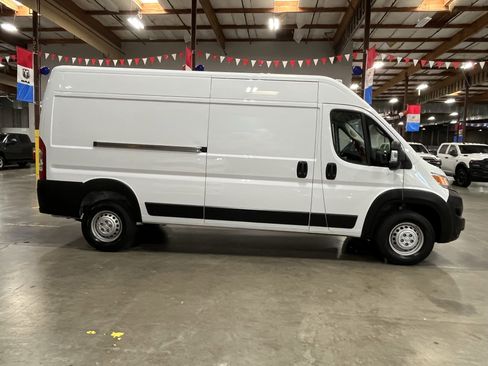 Used 2026 RAM ProMaster 2500 w/ Convenience Group FWD image 7