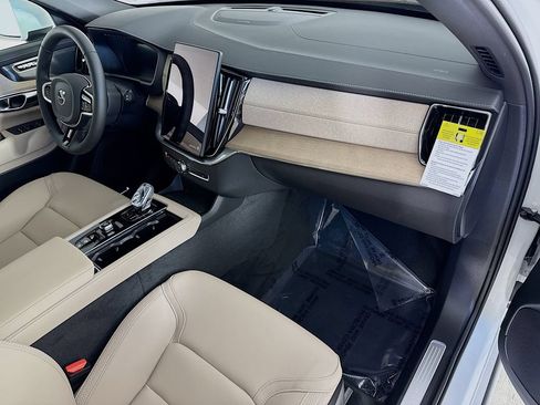 Certified 2026 Volvo XC90 B6 Plus w/ Protection Package Premier AWD/4WD image 32
