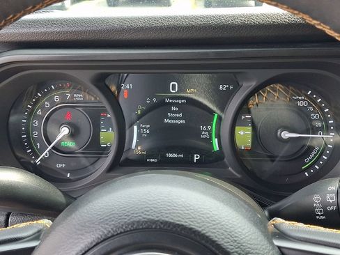 Used 2024 Jeep Wrangler Unlimited AWD/4WD image 26