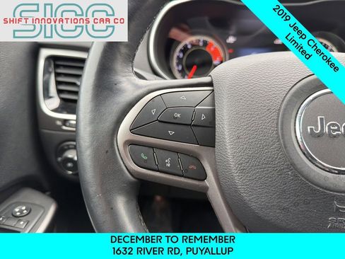 Used 2019 Jeep Cherokee Limited image 12
