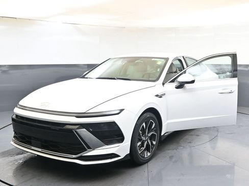 Certified 2024 Hyundai Sonata SEL image 1