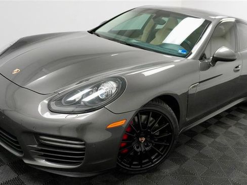 Used 2014 Porsche Panamera GTS image 2
