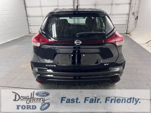 Used 2024 Nissan Kicks SV image 6