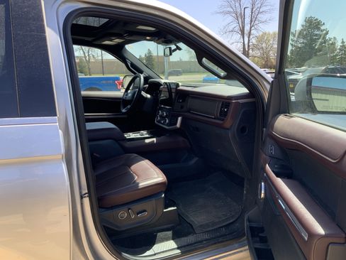 Used 2024 Ford Expedition Max Limited AWD/4WD image 8