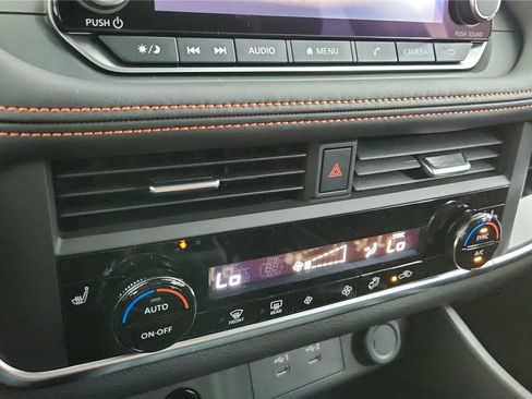 Used 2025 Nissan Rogue SV image 41