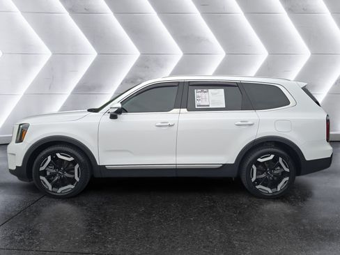 Used 2023 Kia Telluride EX FWD image 2