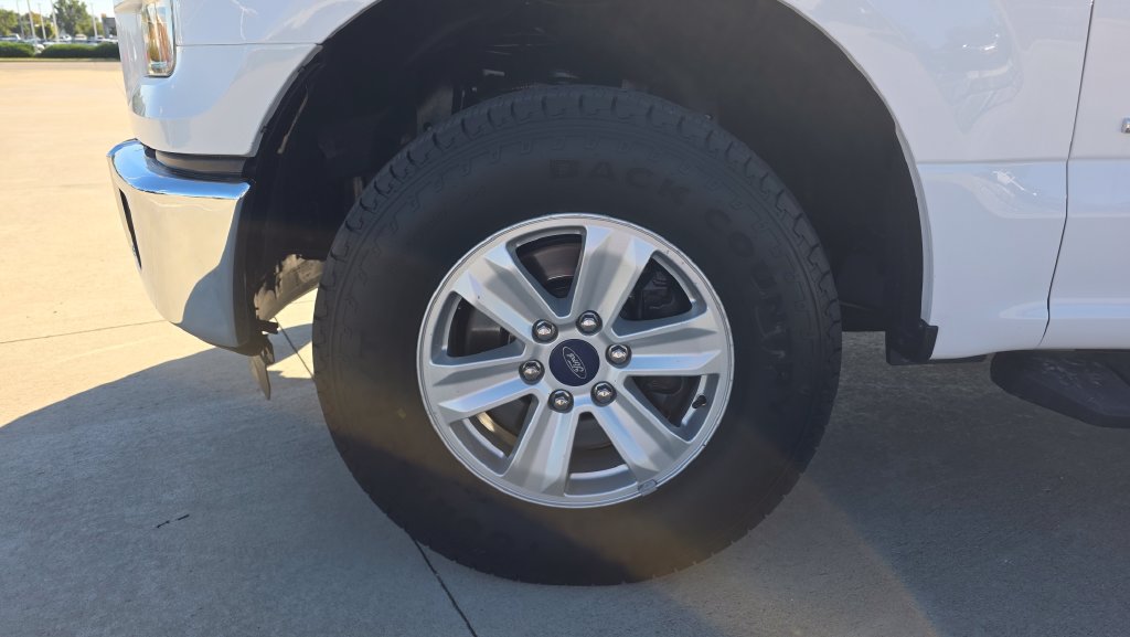 Used 2015 Ford F150 XLT w/ Equipment Group 301A Mid AWD/4WD image 11