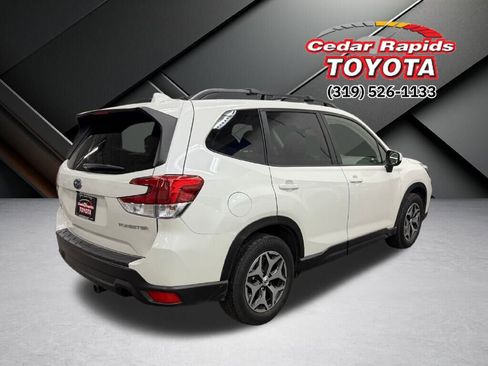 Used 2019 Subaru Forester Premium image 2