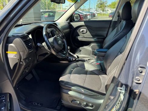 Used 2016 Kia Soul ! image 7