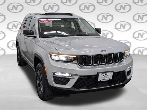 Used 2023 Jeep Grand Cherokee 4WD 4xe w/ Luxury Tech Group II image 34